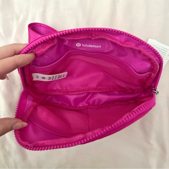 Lululemon Everywhere Belt Bag in Sonic Pink - Picture 5 of 5